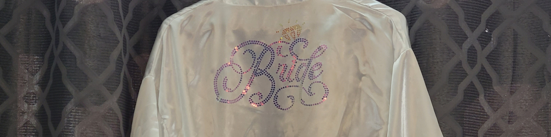 HOW TO MAKE RHINESTONE SHIRTS FOR BEGINNERS WITH THE CRICUT MAKER 