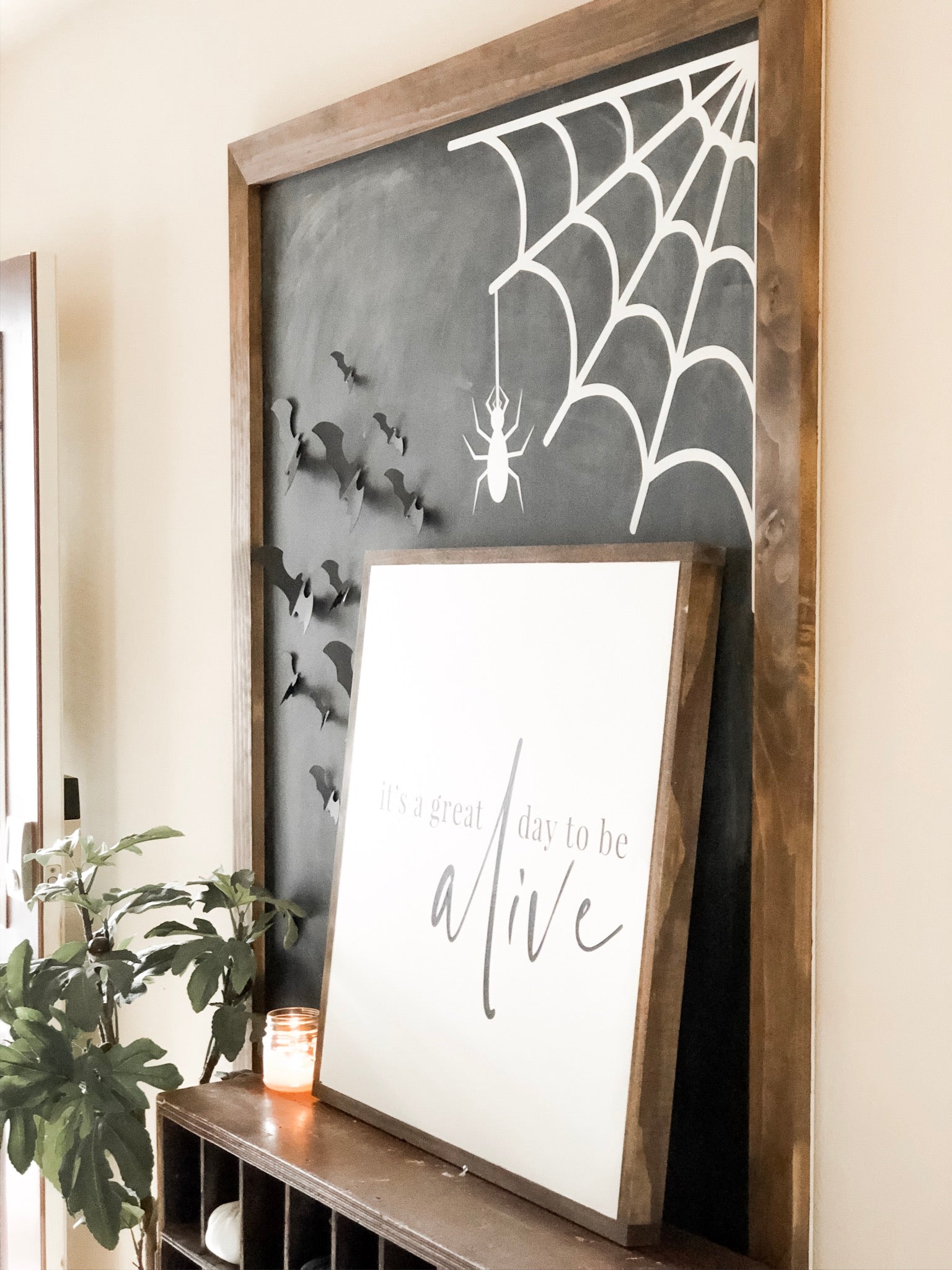 Halloween Entryway with a Cricut